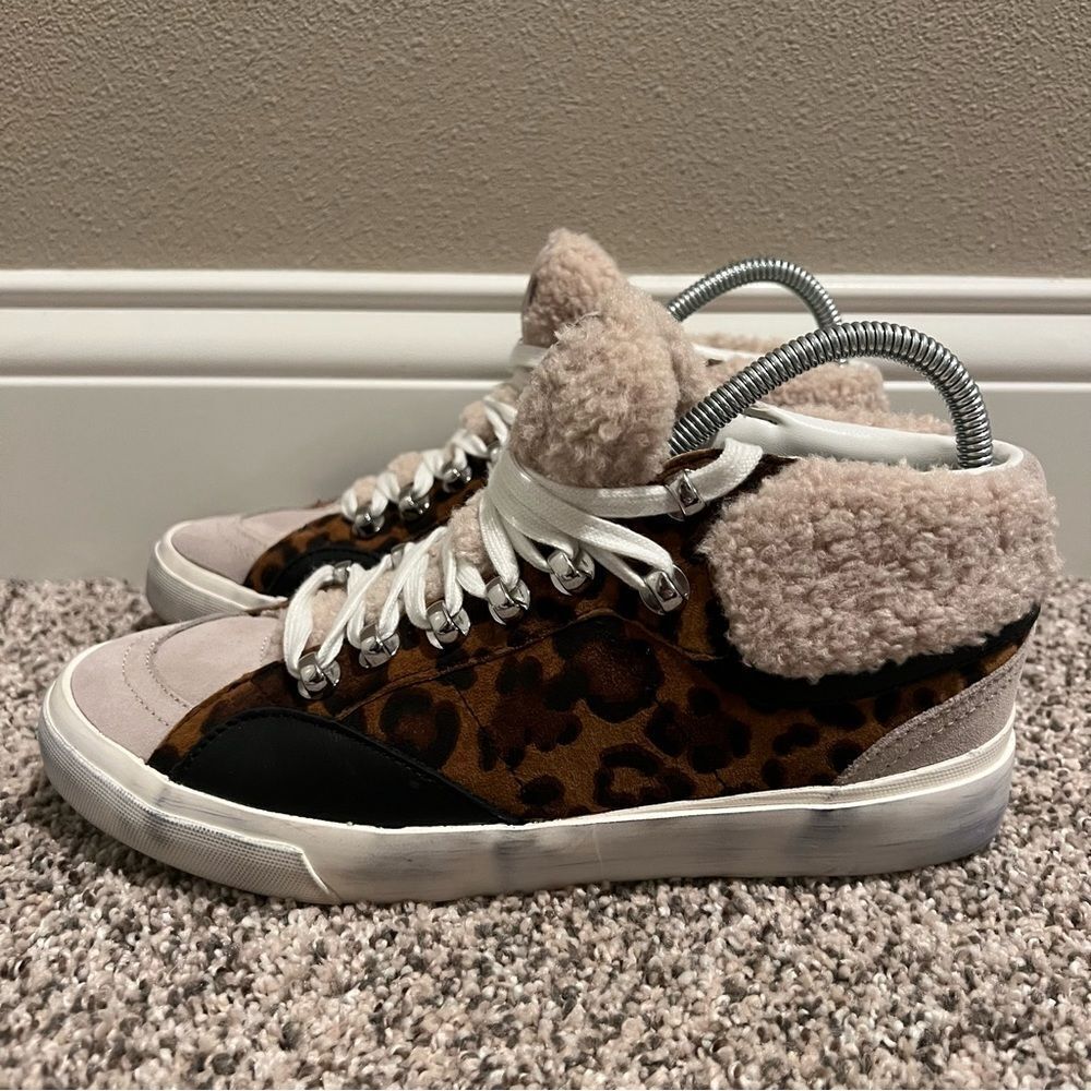 Marc Fisher merlin Sherpa Women’s Sneakers Size 7 Leopard distressed